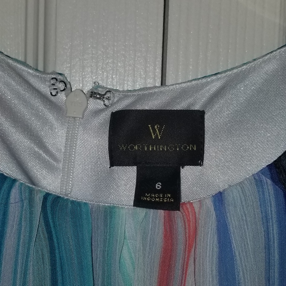 Dress - Picture 2 of 3
